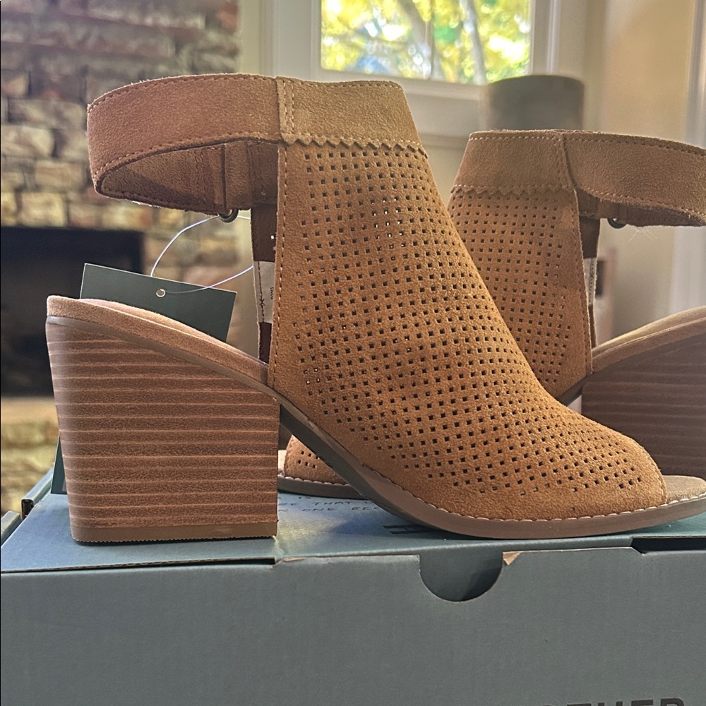 TOMS Carmel Brown Perforated Heeled Boots - Picture 3 of 5
